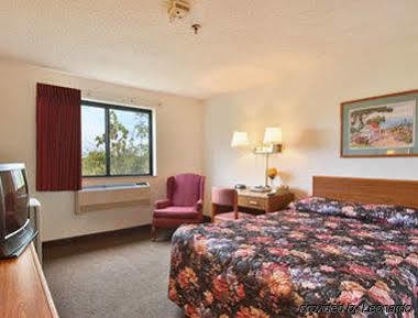 Super 8 By Wyndham Augusta Hotel Eksteriør billede